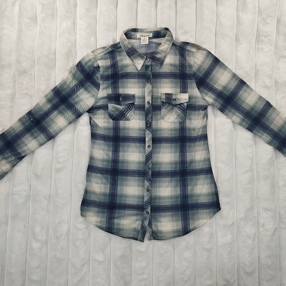 Women’s Passport plaid shirt, medium, 100% polyester, new without tags